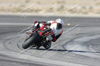 media/Dec-01-2025-Moto Forza (Mon) [[2daa91e15f]]/1-Advanced Group/Session 2 Turn 11 Backside/